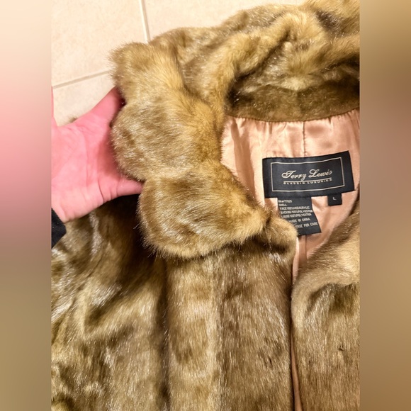 Vintage Cropped Blonde Faux Mink Fur Coat with Scalloped Collar - Picture 5 of 6